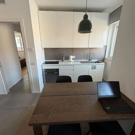 Apartment Capruzzi - In The Center Opposite The Station *